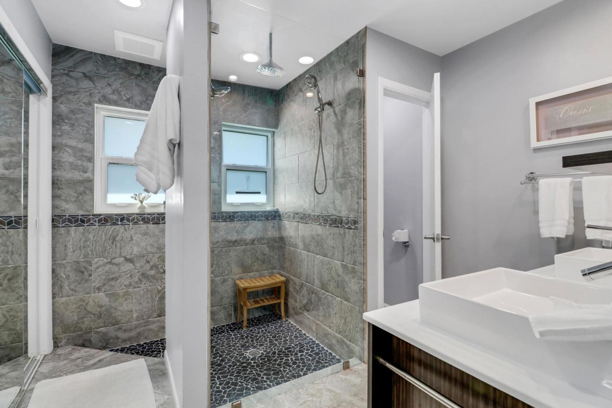 ליבוניה Inviting Lakeview Home L Pool L Close To Beaches מראה חיצוני תמונה