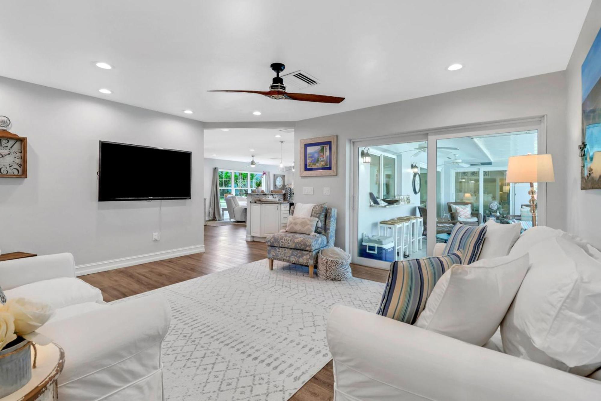 ליבוניה Inviting Lakeview Home L Pool L Close To Beaches מראה חיצוני תמונה