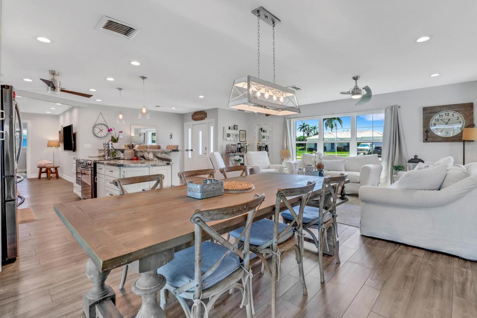 ליבוניה Inviting Lakeview Home L Pool L Close To Beaches מראה חיצוני תמונה